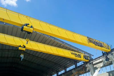 Тяжёлый мостовой кран для сталелитейных и металлообрабатывающих заводов